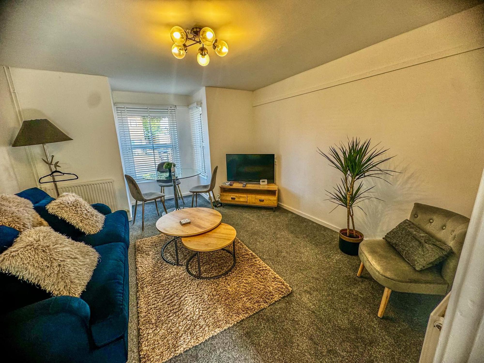Apartment Lime Tree In Blue House CBG